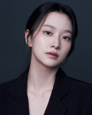 Kim Yi-kyeong Instagram - NEW
