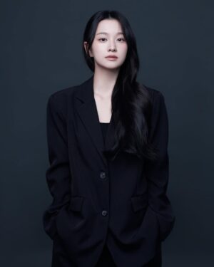Kim Yi-kyeong Instagram - NEW
