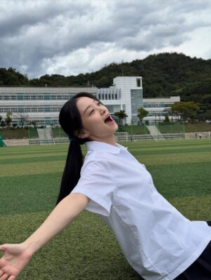 Kim Yi-kyeong Instagram - 심!성!희! #친애하는x