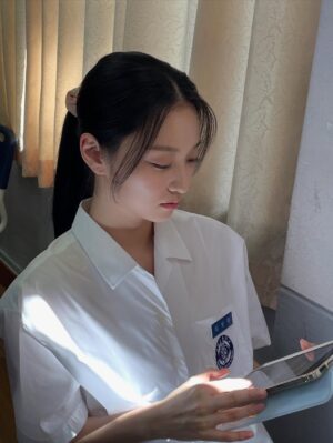 Kim Yi-kyeong Instagram - 심!성!희! #친애하는x