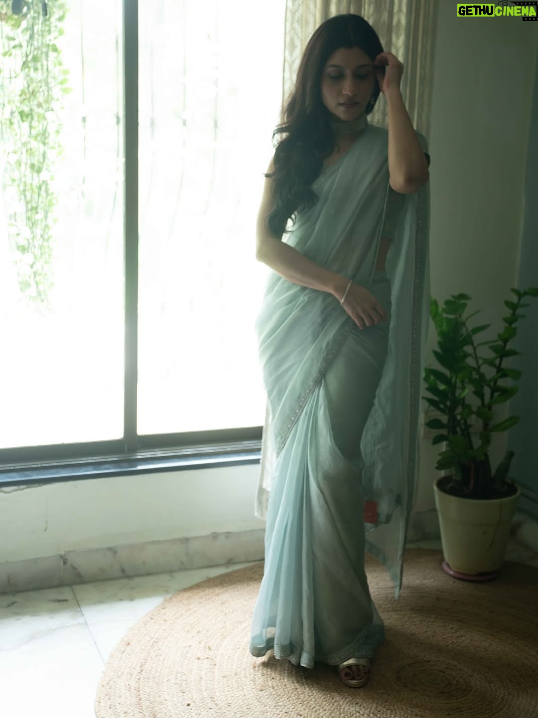 Konkona Sen Sharma - 151.9K Likes - Metro… In Dino promotions on a cloudy dreamy day!

Styled by @damini_styles 
Saree: @tokreeshopjaipur 
@vermillionpromotions 
Jewellery: @anumerton 
Makeup: @seldon_makeup 
Hair: @nimishahshah210 
📸: @kannasrihari