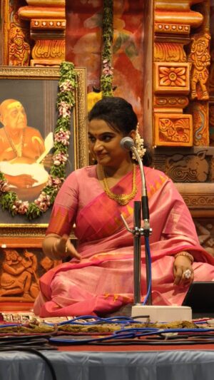 Krishna Praba Instagram - മനോഹരമായി കച്ചേരി ആലപിക്കുന്ന കൃഷ്ണപ്രഭ ചേച്ചി ❤️🥰