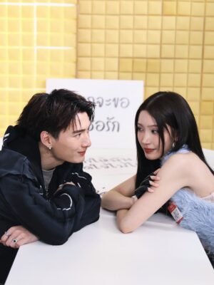 Krongkwan Nakornthap Instagram - #FriendzoneKristNanon out now🩶!

@kristtps @nanon_korapat ขอบคุณที่ชวนเฟลิสไปวิ่งเล่นนะคะ🐒