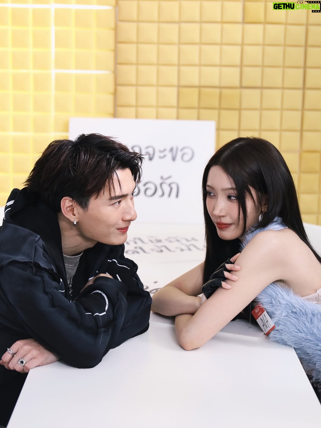 Krongkwan Nakornthap - 10.2K Likes - #FriendzoneKristNanon out now🩶!

@kristtps @nanon_korapat ขอบคุณที่ชวนเฟลิสไปวิ่งเล่นนะคะ🐒