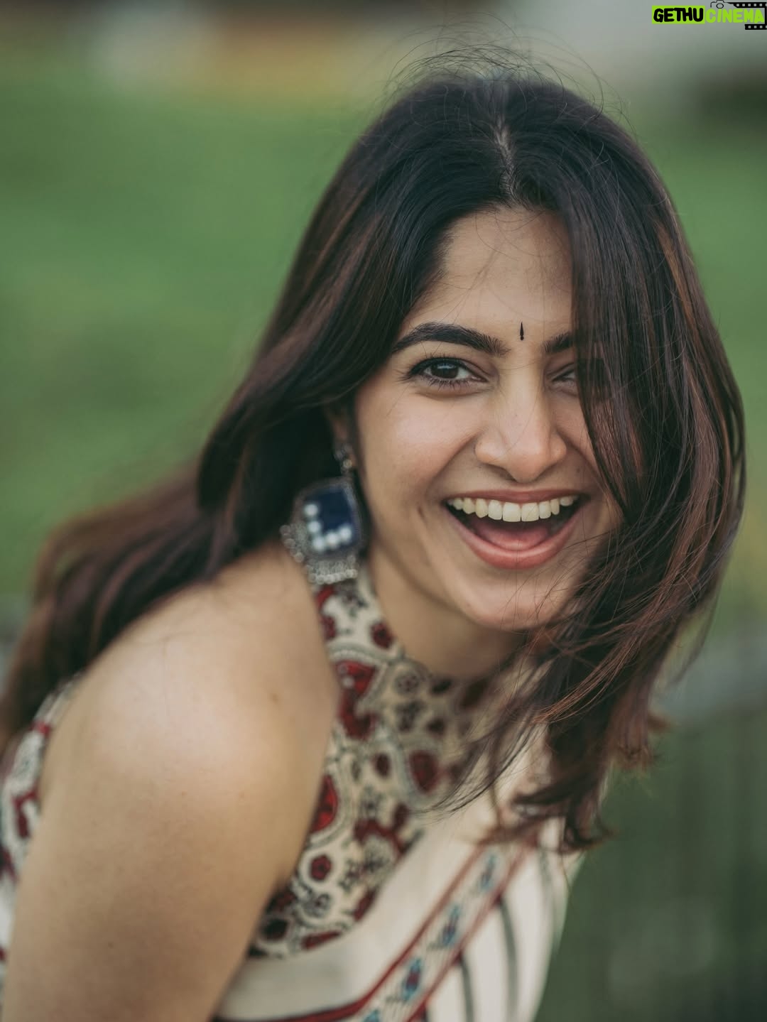 Kushee Ravi - 20K Likes - 🌸
.
.
Pc @portraitsbylokesh 
Saree @thenalme 
Blouse @maayarangdesignstudio 
M&H your own KR