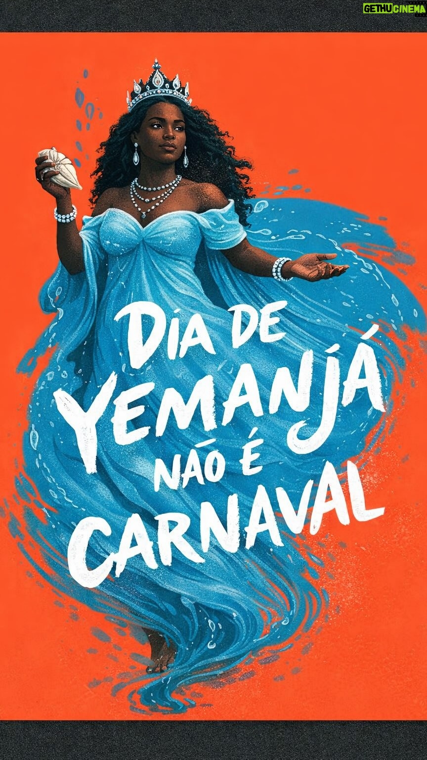 Larissa Luz - 10.7K Likes - A festa de Yemanjá não é carnaval, é fundamento.
Ir ao Rio Vermelho, levar flores, agradecer, pedir colo é bonito. Todo mundo é bem-vindo. Mas existe uma diferença entre participar e folclorizar. Entre celebrar e caricaturar.
Vestir-se de Yemanjá como se fosse personagem de bloco, posar para foto como se estivesse em desfile, ocupar o espaço sagrado sem entender o que ele significa não é homenagem. É esvaziamento.
A festa nasce do povo de santo, das ialorixás, dos pescadores, das casas que resistiram à perseguição, ao preconceito e à demonização. É fruto de uma fé que já foi criminalizada e ridicularizada. E ainda é.
Se você vai à festa, vá com respeito. Se vai vestir branco, que seja com consciência. Se vai cantar, que seja sabendo que aquele canto é reza para muita gente. Se vai postar, que seja também para enfrentar a intolerância religiosa que invade terreiros, queima símbolos e silencia histórias.
Não adianta dizer que ama o mar e ignorar quem mantém essa fé viva há séculos.
Faça sua parte.
Respeite o espaço sagrado. Apoie a luta contra a intolerância religiosa. Escute antes de ocupar. Aprenda antes de reproduzir.
O mar acolhe, mas também ensina.