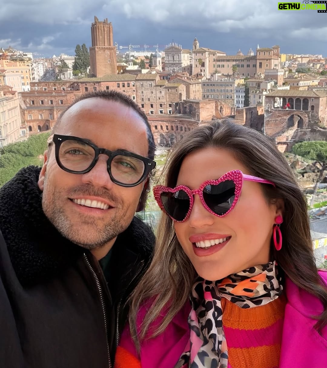 Laura Gallego Cabezas - 1.6K Likes - Desde ROMA 🏛️ con AMOR ❤️