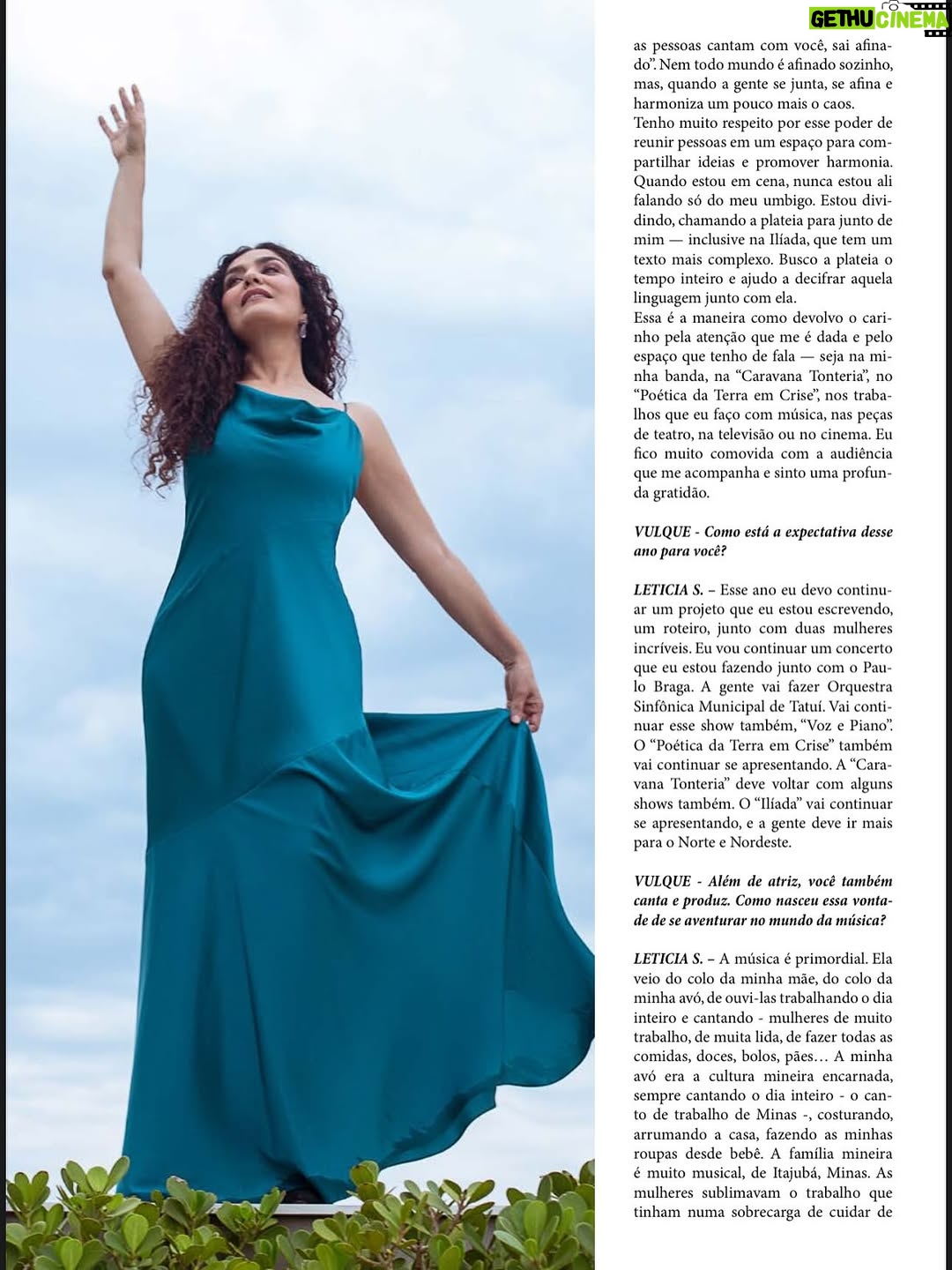 Letícia Sabatella - 3 Likes - A atriz Letícia Sabatella estampa a capa da nova edição da Revista Vulque em um ensaio elegante e cheio de significado. Em entrevista exclusiva, a artista revisita sua trajetória marcante na televisão, no cinema e no teatro, fala sobre escolhas profissionais, amadurecimento artístico e os desafios que moldaram sua carreira ao longo dos anos. A edição celebra não apenas a atriz consagrada, mas também a mulher e a voz potente por trás de personagens que marcaram gerações.

Fotógrafo: @marciofariasfoto
Make e Hair: @laisregiaa
Edição de moda: @aledupratoficial
Produção de moda: @kadununnes07
Look capa: @yorkjeansluxus
Locação: @laghettolifestyle / @laghettohoteis
Entrevista: @aletheamantovani / @rafaellarffreitas / @claudemirspyver
Direção executiva: @rafaellarffreitas