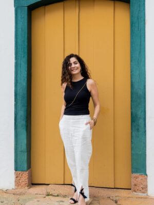 Letícia Sabatella Instagram - Um lugar de CINEMA! Tudo é esse Trem que não para nunca de ser bonito! Fotos da mais linda de todas: @flavia_canavarro ! Com essa gente bonita que esteve comigo por ali! @universoproducao @pedromacguimar @vaniacatani @mairasaribeiro larissaanjos Fabrício, Tomás, @raquel_hallak , Vívian , @lorenzomelloficial @theomedon , Junio!