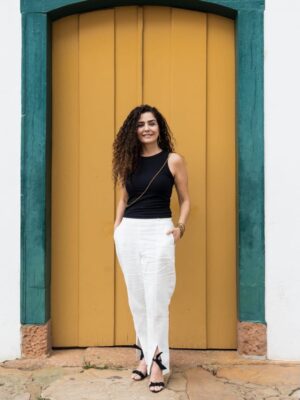Letícia Sabatella Instagram - Um lugar de CINEMA! Tudo é esse Trem que não para nunca de ser bonito! Fotos da mais linda de todas: @flavia_canavarro ! Com essa gente bonita que esteve comigo por ali! @universoproducao @pedromacguimar @vaniacatani @mairasaribeiro larissaanjos Fabrício, Tomás, @raquel_hallak , Vívian , @lorenzomelloficial @theomedon , Junio!