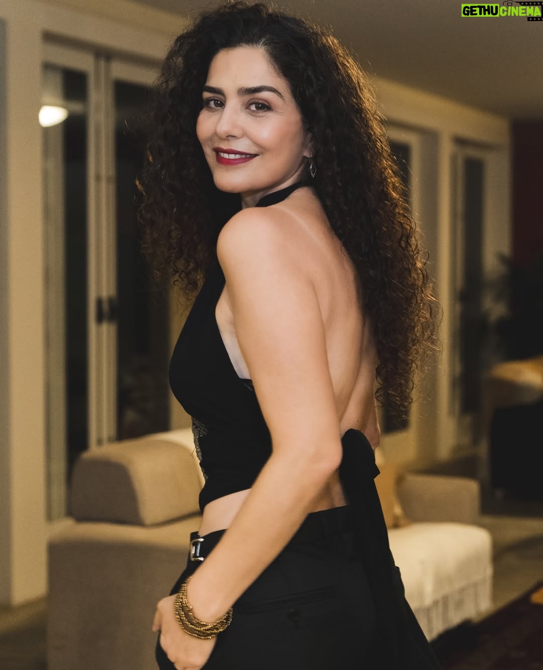 Letícia Sabatella - 36.1K Likes - Um lugar de CINEMA! Tudo é esse Trem que não para nunca de ser bonito! Fotos da mais linda de todas: @flavia_canavarro ! Com essa gente bonita que esteve comigo por ali!  @universoproducao @pedromacguimar @vaniacatani  @mairasaribeiro larissaanjos Fabrício, Tomás, @raquel_hallak , Vívian , @lorenzomelloficial @theomedon , Junio!