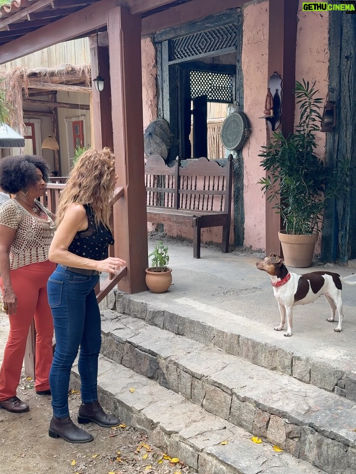 Leticia Spiller - 26.4K Likes - Completamente apaixonada por minha parceira de cena! 🥰❤️🤩 #rabıta #sofrencia #coraçãoacelerado 
@adestramento_comandoemacao

Registros da minha filhota querida @isadoracruz 🩵