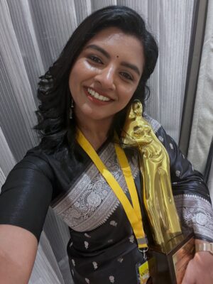 Lijomol Jose Instagram - For a day that meant so much 💛✨
Thank you to this wonderful team for making me feel my best 🌸
Styling: @caffeinated_stylist 
Makeup & Hair: @makeuptales_by_sreelakshmy 
Saree: @manalikasilks 
Draping: @saree_draping_by_vyga
Earrings: @keka.lifestyle