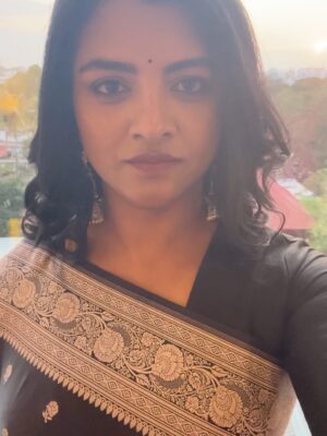 Lijomol Jose Instagram - For a day that meant so much 💛✨
Thank you to this wonderful team for making me feel my best 🌸
Styling: @caffeinated_stylist 
Makeup & Hair: @makeuptales_by_sreelakshmy 
Saree: @manalikasilks 
Draping: @saree_draping_by_vyga
Earrings: @keka.lifestyle