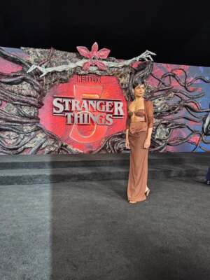Linnea Berthelsen Instagram - Grateful to be celebrating Matt, Ross @strangerthingstv @netflix.
styling: @aimeecroysdill
hair: @sapongjohnnie
make up: @beau_nelson
@oudewaag
@fslosangeles
@chinesetheatres