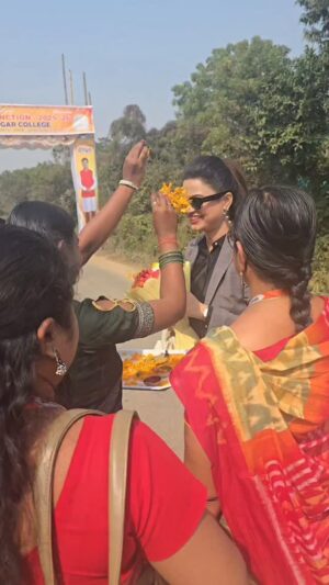 Lipi Mohapatra Instagram - All about yesterday program 🥰
Attended the 47th annual day celebration of KishorNagar Mahavidyalaya by the invitation of honourable MLA @prakashsethictc 🙏