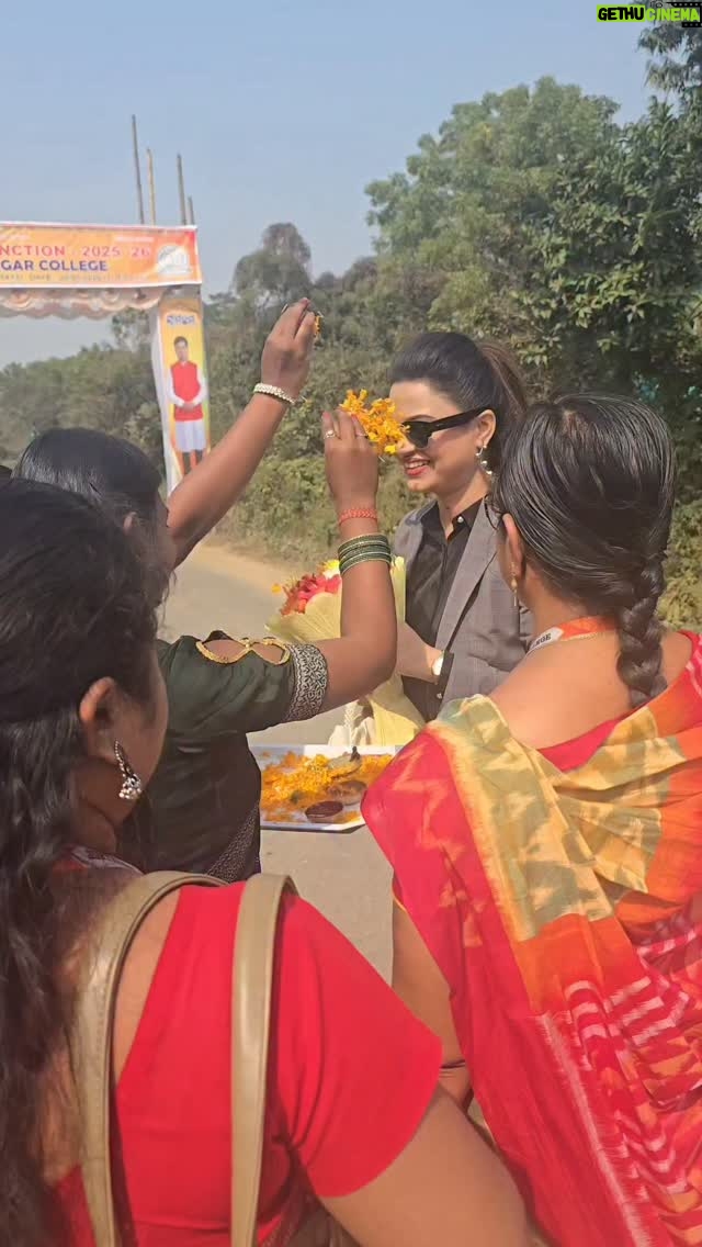 Lipi Mohapatra - 29.4K Likes - All about yesterday program 🥰
Attended the 47th annual day celebration of KishorNagar Mahavidyalaya by the invitation of honourable MLA @prakashsethictc 🙏
