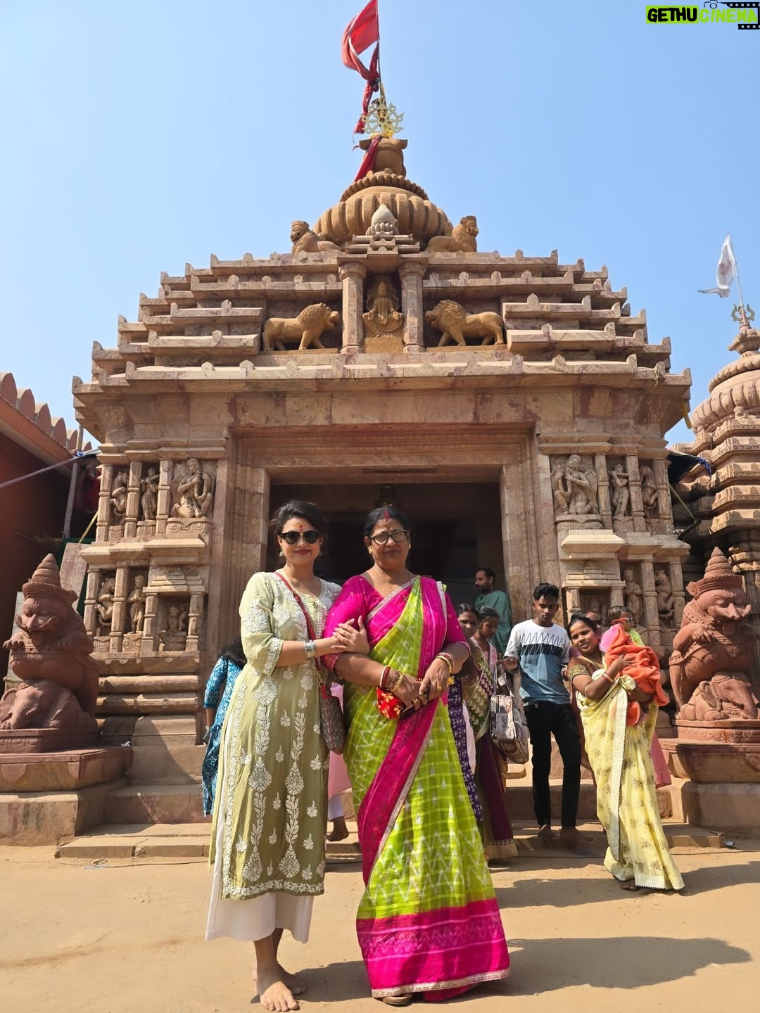 Lipi Mohapatra - 43K Likes - Gaadi badal jate hain, par safar rukta nahi..... ❤️🧿❤️
.
.
#lipi #instagram #newmember #newcar #prathamastami #cuttackchandi #explorepage ##explore #family #vibes
