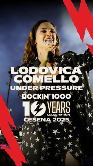 Lodovica Comello Instagram - Lodovica Comello non è stata solo la nostra superincredibilespaziale presentatrice, ma è anche salita sul palco per cantare insieme ai 1000 Under Pressure. Guarda su YouTube il video completo!
#rockin1000 #biggestrockbandonearth #10yearscelebration #lodovicacomello #underpressure #queen #davidbowie