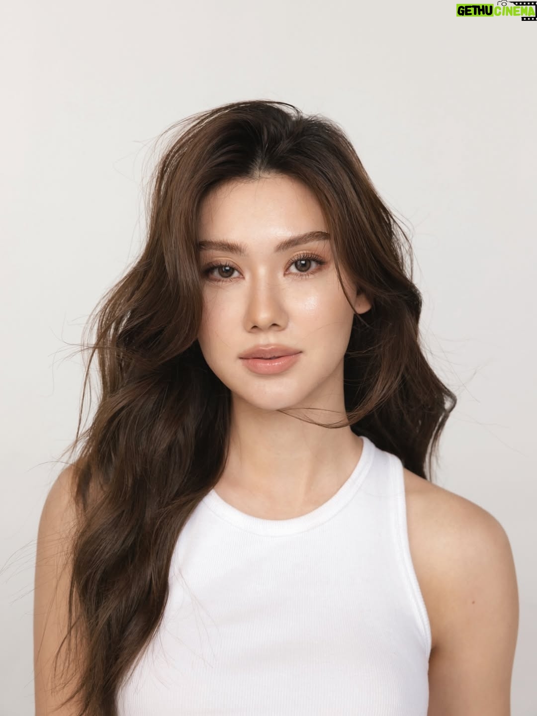 Lorena Lalina Schuett - 175.9K Likes - :)
