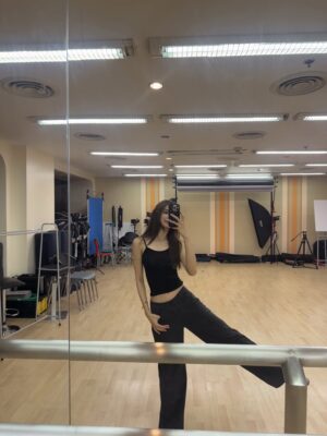 Lorena Lalina Schuett Instagram - Mirror is my best friend fr😌