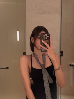 Lorena Lalina Schuett Instagram - Mirror is my best friend fr😌