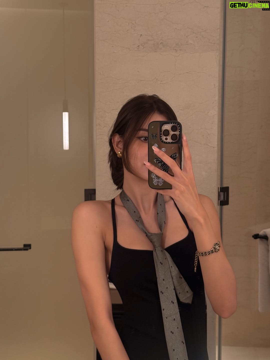 Lorena Lalina Schuett - 152.3K Likes - Mirror is my best friend fr😌