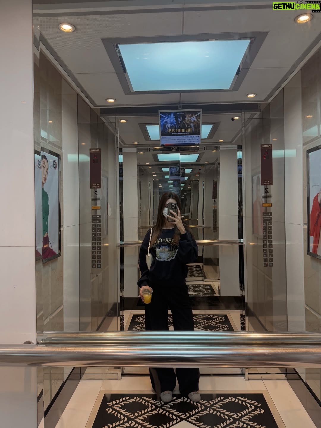 Lorena Lalina Schuett - 152.3K Likes - Mirror is my best friend fr😌