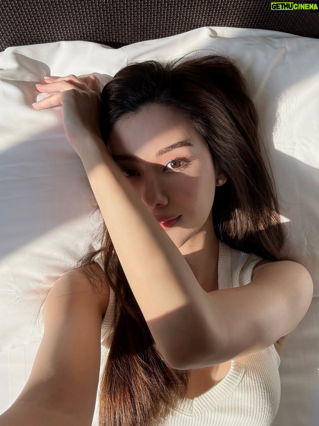 Lorena Lalina Schuett - 92.6K Likes - โชว์ผิวโกลว์ใส ฉ่ำเด้งแบบใกล้ชิด ไปกับลีน่า–หมิว ✨ ด้วย Vaseline Gluta-Hya Dewy Radiance

แค่ซื้อ Vaseline Gluta-Hya สูตรใดก็ได้ ที่ Lotus’s 💚
ก็มีสิทธิ์ลุ้นเป็น 1 ใน 65 ผู้โชคดี ร่วมกิจกรรมพิเศษกับพวกเรา
ติดตามรายละเอียดได้ที่ Facebook Vaseline Thailand

รีบไปช้อปแล้วมาลุ้นกันเยอะ ๆ นะคะ 🫶🏻💖

#5วันผิวฉ่ำใสยิ่งใกล้ยิ่งโกลว์ #VaselineGlutaHya #VaselineThailand