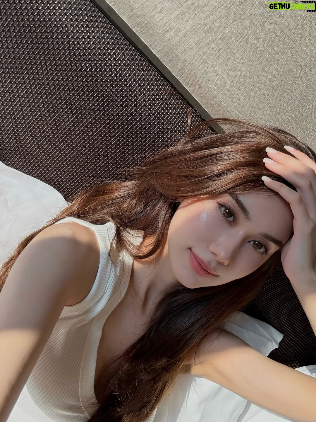 Lorena Lalina Schuett - 92.6K Likes - โชว์ผิวโกลว์ใส ฉ่ำเด้งแบบใกล้ชิด ไปกับลีน่า–หมิว ✨ ด้วย Vaseline Gluta-Hya Dewy Radiance

แค่ซื้อ Vaseline Gluta-Hya สูตรใดก็ได้ ที่ Lotus’s 💚
ก็มีสิทธิ์ลุ้นเป็น 1 ใน 65 ผู้โชคดี ร่วมกิจกรรมพิเศษกับพวกเรา
ติดตามรายละเอียดได้ที่ Facebook Vaseline Thailand

รีบไปช้อปแล้วมาลุ้นกันเยอะ ๆ นะคะ 🫶🏻💖

#5วันผิวฉ่ำใสยิ่งใกล้ยิ่งโกลว์ #VaselineGlutaHya #VaselineThailand