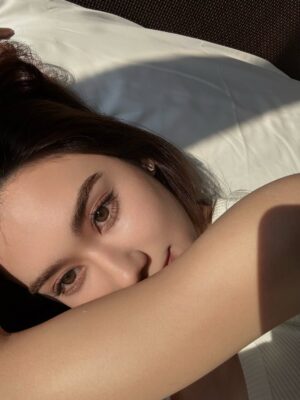 Lorena Lalina Schuett Instagram - โชว์ผิวโกลว์ใส ฉ่ำเด้งแบบใกล้ชิด ไปกับลีน่า–หมิว ✨ ด้วย Vaseline Gluta-Hya Dewy Radiance

แค่ซื้อ Vaseline Gluta-Hya สูตรใดก็ได้ ที่ Lotus’s 💚
ก็มีสิทธิ์ลุ้นเป็น 1 ใน 65 ผู้โชคดี ร่วมกิจกรรมพิเศษกับพวกเรา
ติดตามรายละเอียดได้ที่ Facebook Vaseline Thailand

รีบไปช้อปแล้วมาลุ้นกันเยอะ ๆ นะคะ 🫶🏻💖

#5วันผิวฉ่ำใสยิ่งใกล้ยิ่งโกลว์ #VaselineGlutaHya #VaselineThailand