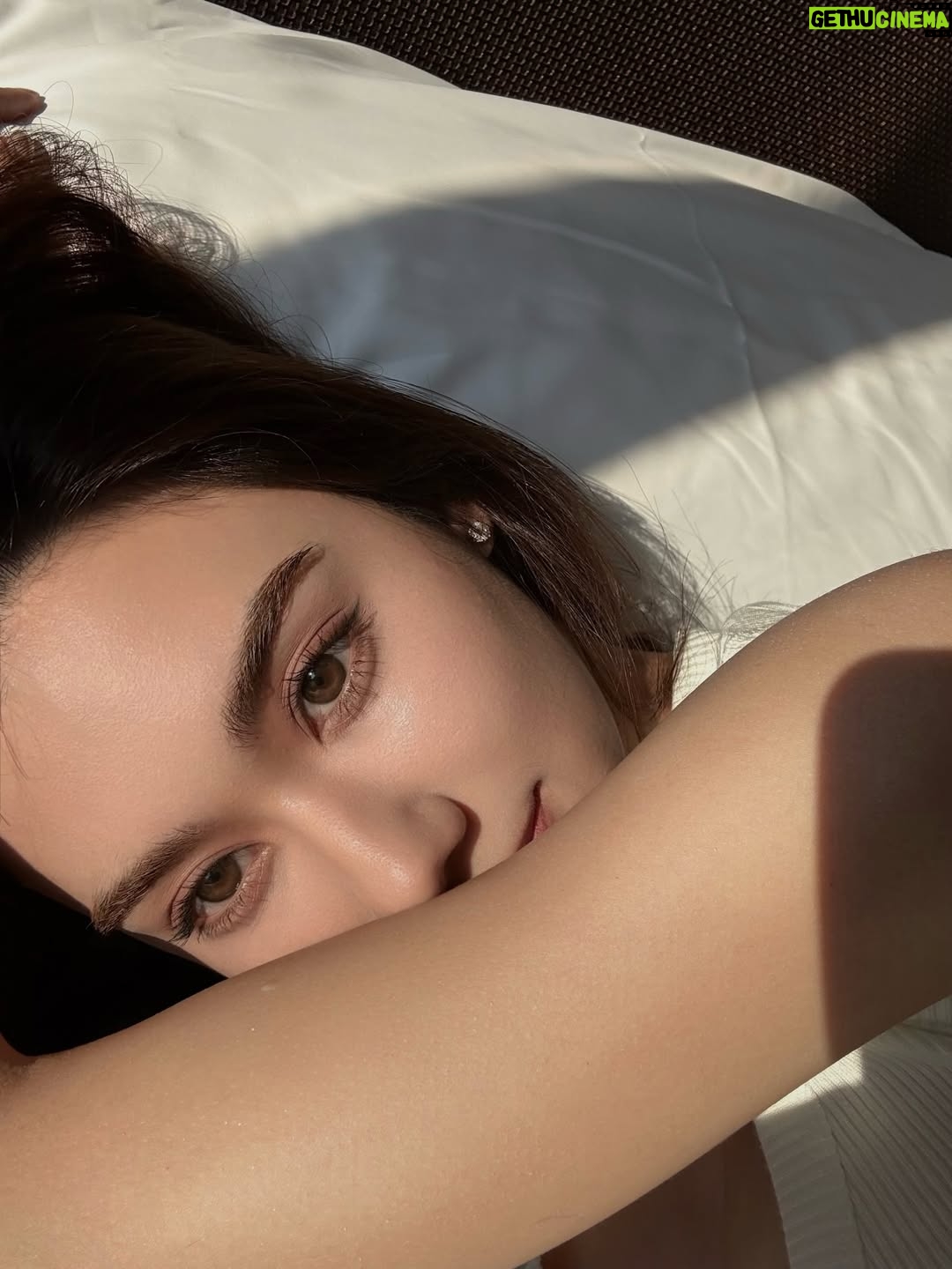 Lorena Lalina Schuett - 92.6K Likes - โชว์ผิวโกลว์ใส ฉ่ำเด้งแบบใกล้ชิด ไปกับลีน่า–หมิว ✨ ด้วย Vaseline Gluta-Hya Dewy Radiance

แค่ซื้อ Vaseline Gluta-Hya สูตรใดก็ได้ ที่ Lotus’s 💚
ก็มีสิทธิ์ลุ้นเป็น 1 ใน 65 ผู้โชคดี ร่วมกิจกรรมพิเศษกับพวกเรา
ติดตามรายละเอียดได้ที่ Facebook Vaseline Thailand

รีบไปช้อปแล้วมาลุ้นกันเยอะ ๆ นะคะ 🫶🏻💖

#5วันผิวฉ่ำใสยิ่งใกล้ยิ่งโกลว์ #VaselineGlutaHya #VaselineThailand