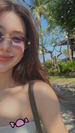 Lorena Lalina Schuett Instagram - my safest place to be 🌴