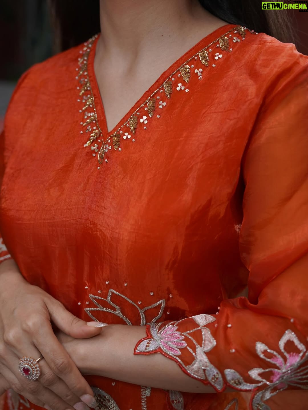 Loveleen Kaur Sasan - 17.6K Likes - Comfort meets style, your go-to embroidered orange co-ord for everyday celebrations @parrii.inc 🧡💫