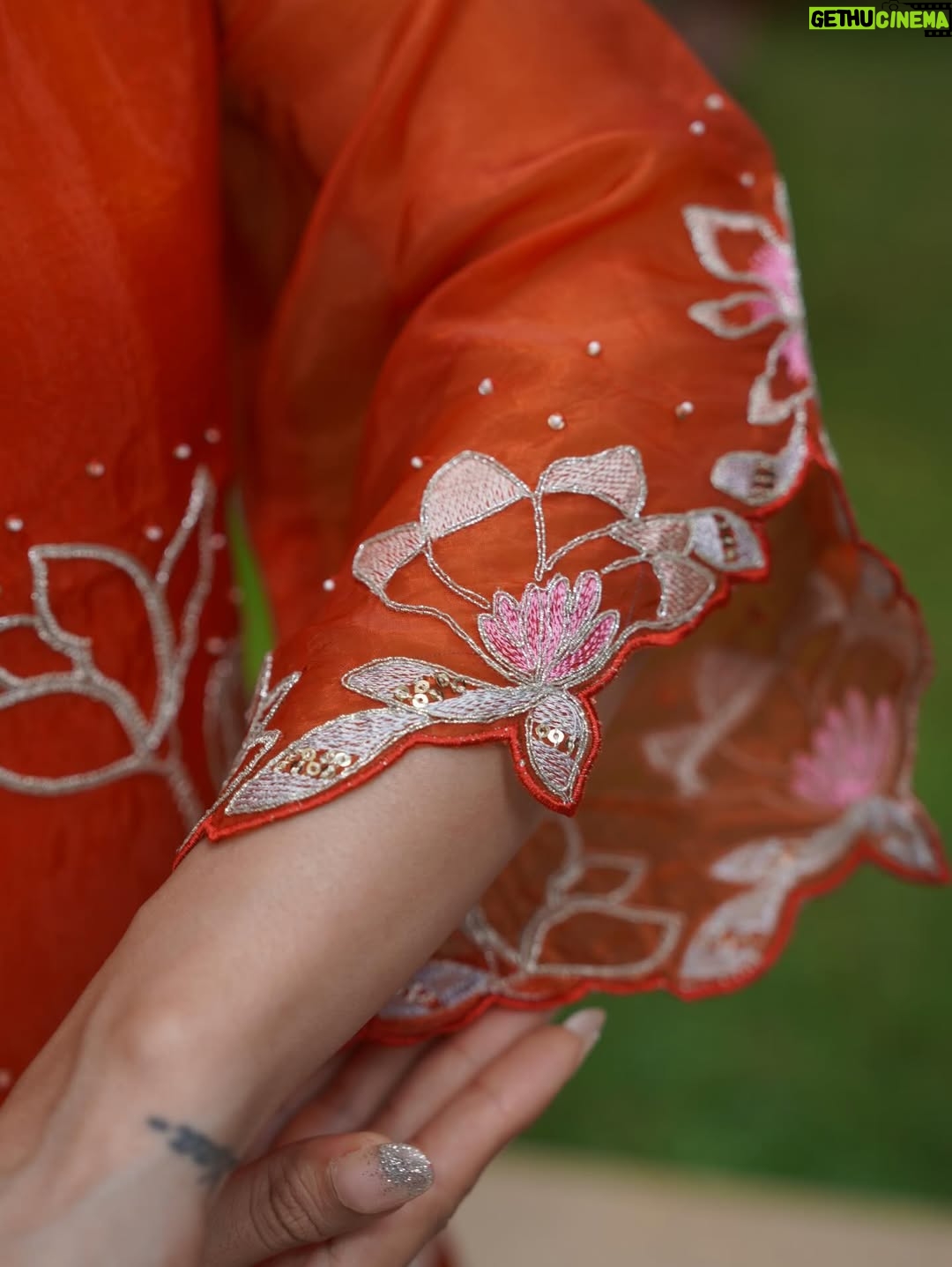 Loveleen Kaur Sasan - 17.6K Likes - Comfort meets style, your go-to embroidered orange co-ord for everyday celebrations @parrii.inc 🧡💫