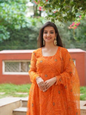 Loveleen Kaur Sasan Instagram - Effortless elegance meets everyday comfort. Our orange Bandhani suit set is soft, flowy, and ready to make every moment vibrant.🧡✨

DM to place orders @parrii.inc ✨
