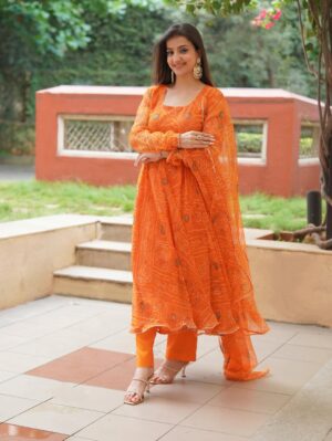 Loveleen Kaur Sasan Instagram - Effortless elegance meets everyday comfort. Our orange Bandhani suit set is soft, flowy, and ready to make every moment vibrant.🧡✨

DM to place orders @parrii.inc ✨