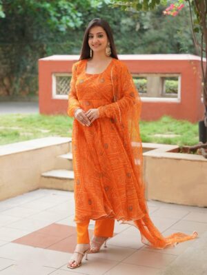Loveleen Kaur Sasan Instagram - Effortless elegance meets everyday comfort. Our orange Bandhani suit set is soft, flowy, and ready to make every moment vibrant.🧡✨

DM to place orders @parrii.inc ✨