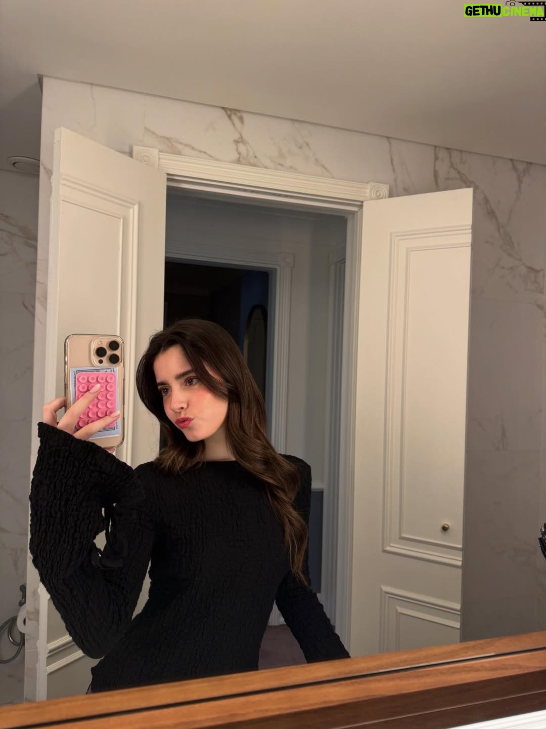 Madalena Aragão - 97.2K Likes - 1st month, 1st dump 🥴