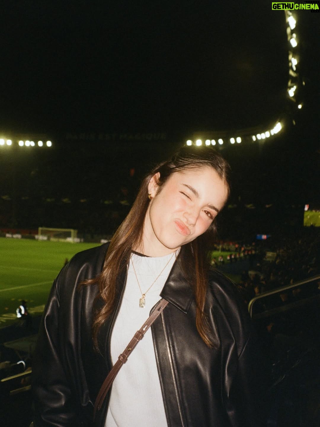 Madalena Aragão - 97.2K Likes - 1st month, 1st dump 🥴