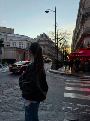 Madalena Aragão Instagram - snowy Paris ☃️