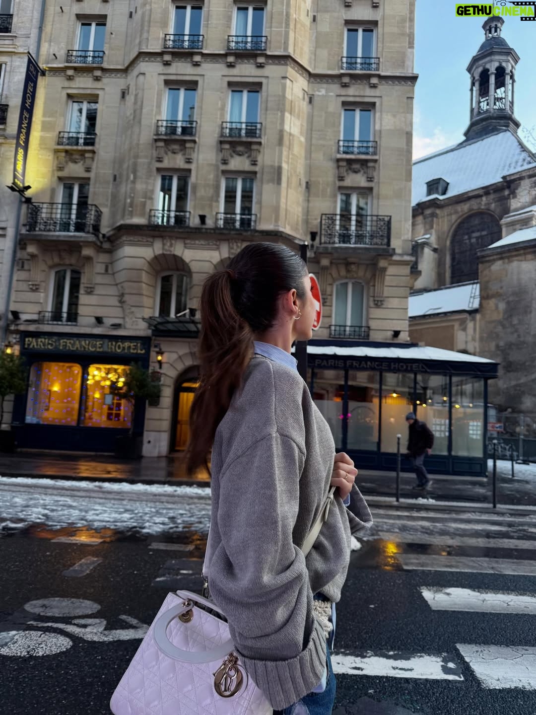 Madalena Aragão - 64K Likes - snowy Paris ☃️