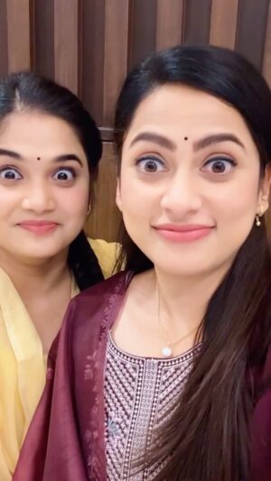Madhumitha H Instagram - When 2 foodies meet 😅😂 

#foodies #ayyanarthunai
