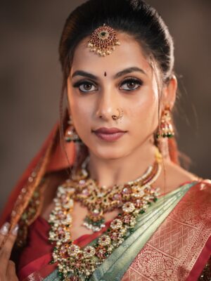 Madhumitha H Instagram - Wishing everyone a very Happy Pongal, Happy Makar Sankranti, and Happy Sankranti 🌾🌞
May this harvest season bring joy, gratitude, prosperity, and positive beginnings to all ✨🤍

Makeup - @makeover_by_miga 
Jewellery- @chennai_jazz 
Hairdo- @sai_priya_hairstylist 
Blouse - @niga_designers 
Drapping - @mettilda_sareedraping 
Flowers - @dj_flowers_garlands 

#happysankranti #happypongal #festival #celebrations