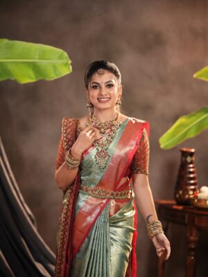 Madhumitha H Instagram - Wishing everyone a very Happy Pongal, Happy Makar Sankranti, and Happy Sankranti 🌾🌞
May this harvest season bring joy, gratitude, prosperity, and positive beginnings to all ✨🤍

Makeup - @makeover_by_miga 
Jewellery- @chennai_jazz 
Hairdo- @sai_priya_hairstylist 
Blouse - @niga_designers 
Drapping - @mettilda_sareedraping 
Flowers - @dj_flowers_garlands 

#happysankranti #happypongal #festival #celebrations