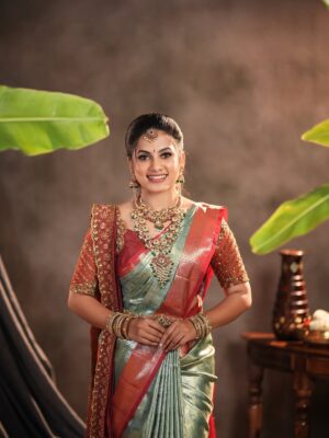 Madhumitha H Instagram - Wishing everyone a very Happy Pongal, Happy Makar Sankranti, and Happy Sankranti 🌾🌞
May this harvest season bring joy, gratitude, prosperity, and positive beginnings to all ✨🤍

Makeup - @makeover_by_miga 
Jewellery- @chennai_jazz 
Hairdo- @sai_priya_hairstylist 
Blouse - @niga_designers 
Drapping - @mettilda_sareedraping 
Flowers - @dj_flowers_garlands 

#happysankranti #happypongal #festival #celebrations
