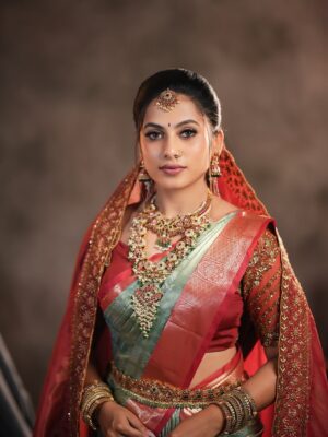 Madhumitha H Instagram - Wishing everyone a very Happy Pongal, Happy Makar Sankranti, and Happy Sankranti 🌾🌞
May this harvest season bring joy, gratitude, prosperity, and positive beginnings to all ✨🤍

Makeup - @makeover_by_miga 
Jewellery- @chennai_jazz 
Hairdo- @sai_priya_hairstylist 
Blouse - @niga_designers 
Drapping - @mettilda_sareedraping 
Flowers - @dj_flowers_garlands 

#happysankranti #happypongal #festival #celebrations