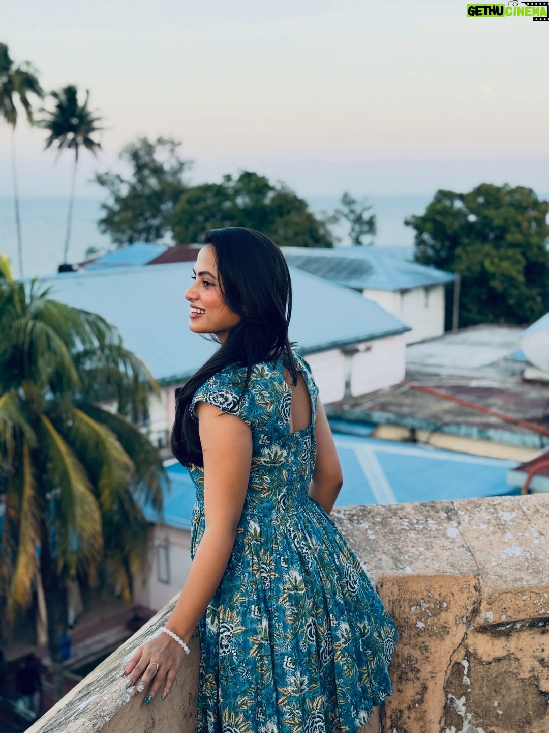 Madhumitha H - 67.8K Likes - Pretty, but not fragile🦋💙… ! 

#staypretty❤️