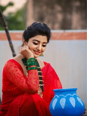 Mahalakshmi Shankar Instagram - Let the Pongal pot overflow with joy, peace, and success 🌞
Iniya Pongal Nalvaazhthukkal!🌄
Captured by @shiva_anand_makeup_artist 
Jewellery by @new_ideas_fashions 

#pongal