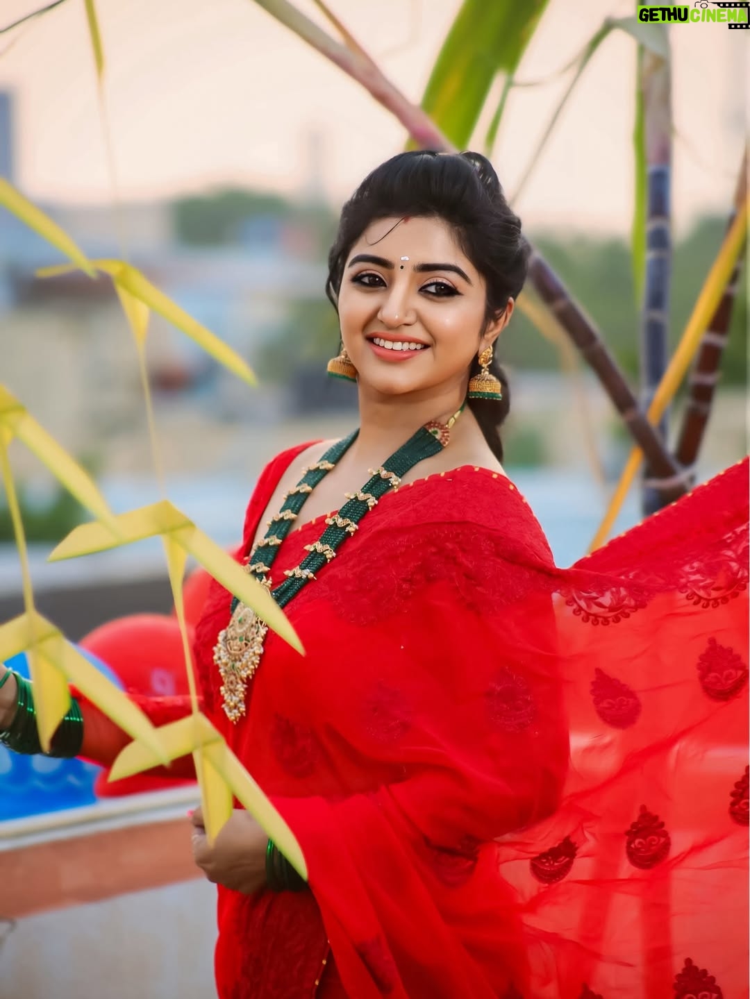 Mahalakshmi Shankar - 4.6K Likes - Let the Pongal pot overflow with joy, peace, and success 🌞
Iniya Pongal Nalvaazhthukkal!🌄
Captured by @shiva_anand_makeup_artist 
Jewellery by @new_ideas_fashions 

#pongal